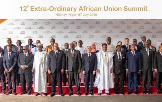 Lideres africanos durante la cumbre extraordinaria de la Union Africana en Niamey el 7 de julio