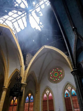 Un incendio destruye parte de la catedral de Malabo, joya de la arquitectura gótica de Guinea Ecuatorial